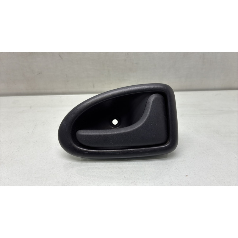 Poignee interieur avant droit RENAULT CLIO 2 Photo n°1