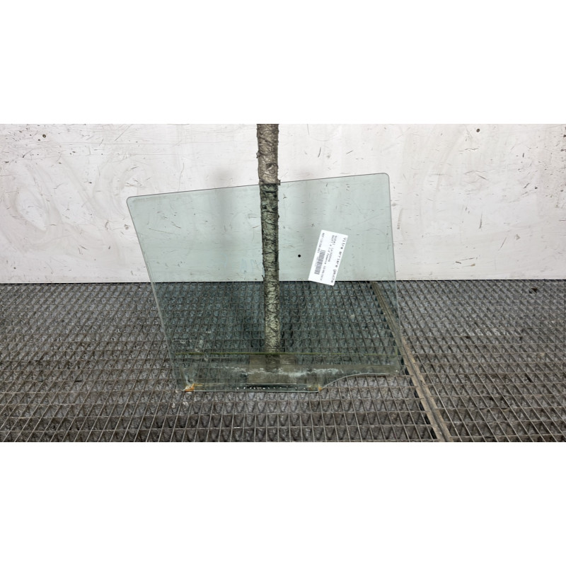 Vitre arriere gauche SUZUKI SWIFT 4 Photo n°4