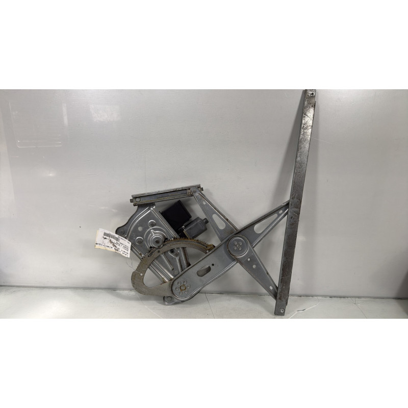 Leve vitre electrique avant droit RENAULT MEGANE 3 Photo n°1