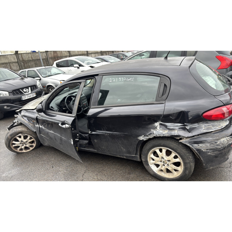 Vitre arriere gauche ALFA ROMEO 147 Photo n°10