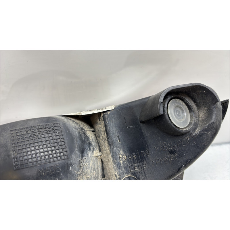 Anti brouillard arriere gauche OPEL CORSA C Photo n°5