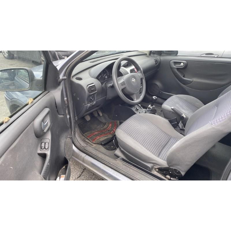Anti brouillard arriere gauche OPEL CORSA C Photo n°8