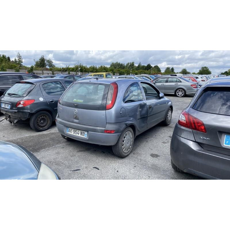 Anti brouillard arriere gauche OPEL CORSA C Photo n°12