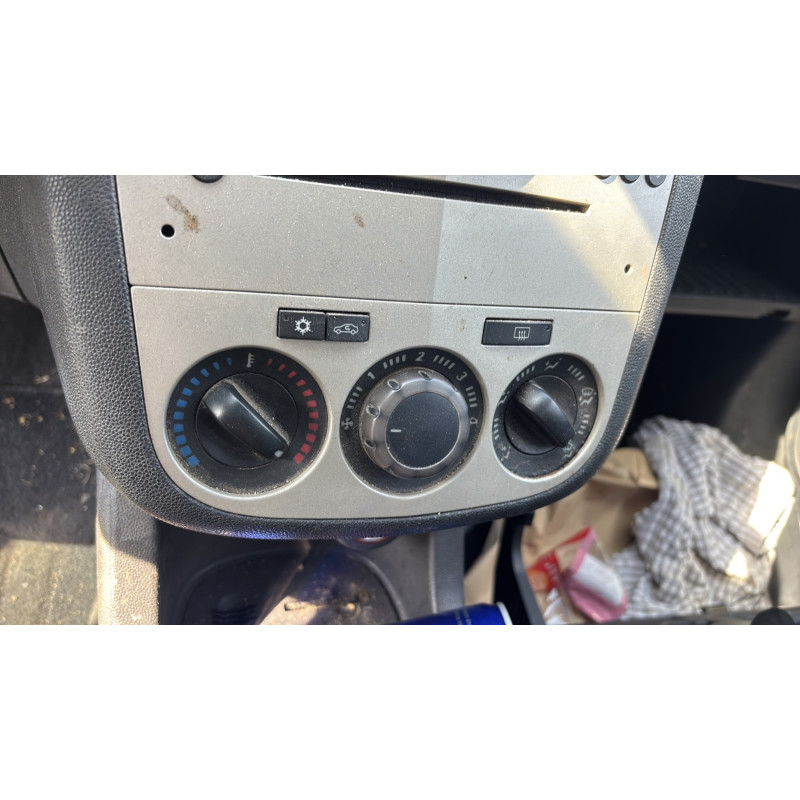 Feu arriere principal droit (feux) OPEL CORSA D Photo n°20