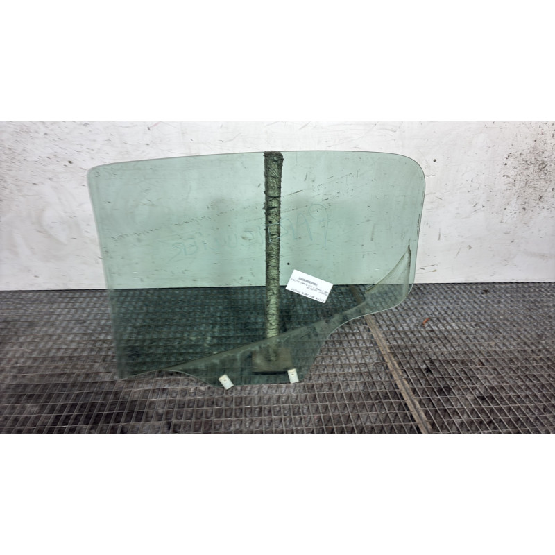 Vitre arriere droit PEUGEOT 308 1 Photo n°4