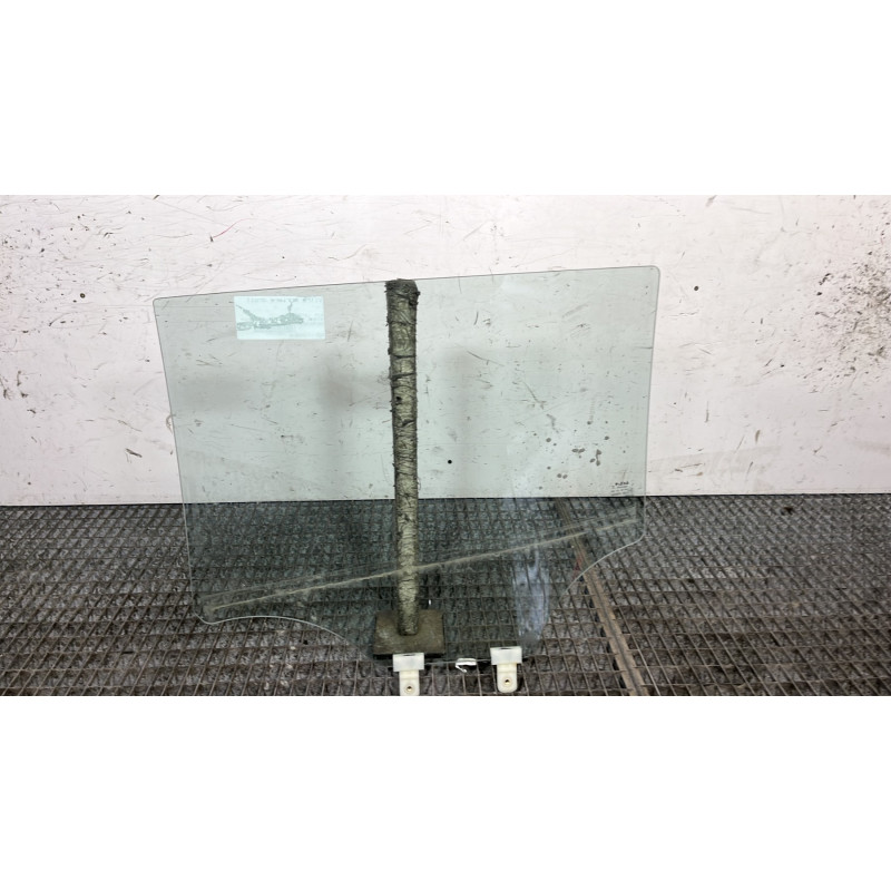 Vitre arriere droit KIA STONIC Photo n°4