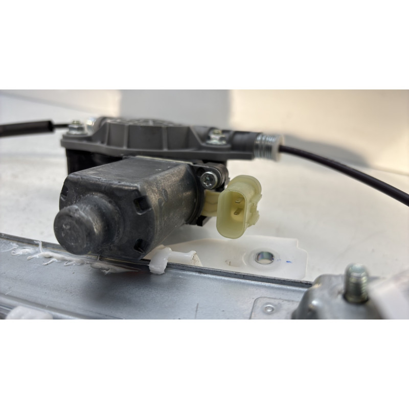 Leve vitre electrique arriere droit KIA STONIC Photo n°5