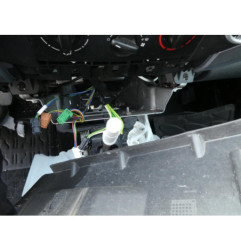 Attache ceinture avant droit PEUGEOT PARTNER 2