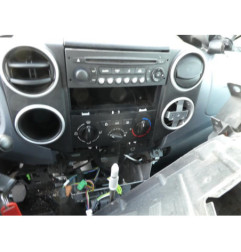Attache ceinture avant gauche PEUGEOT PARTNER 2