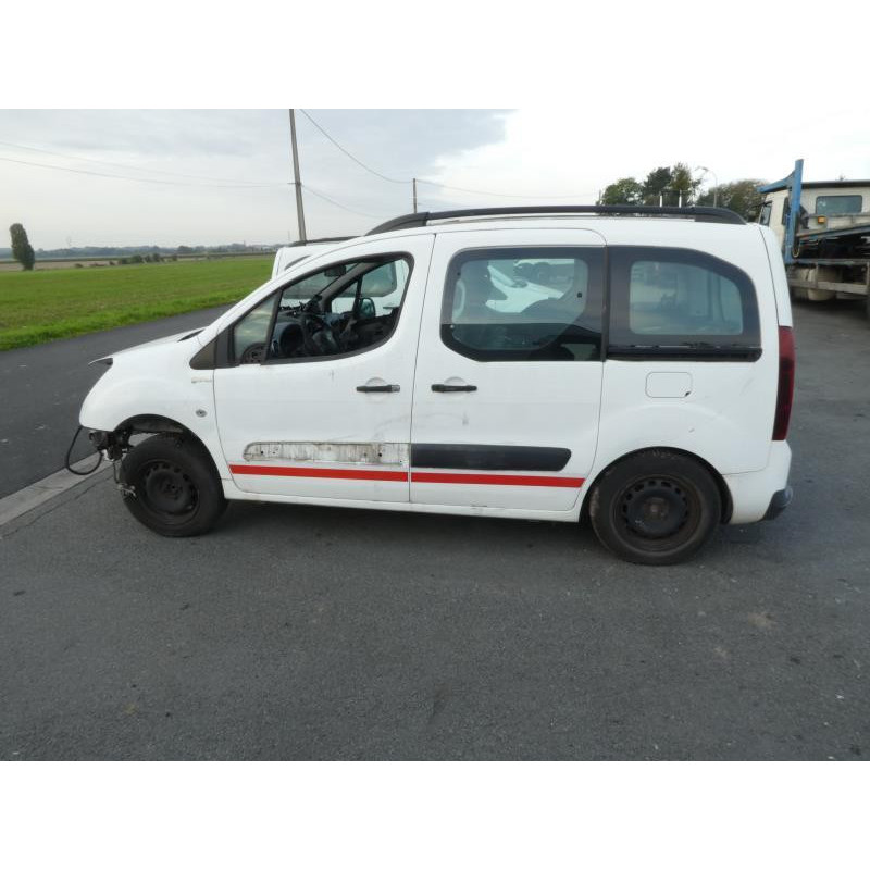 Attache ceinture avant gauche PEUGEOT PARTNER 2 Photo n°33