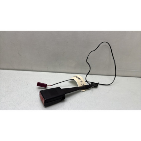 Attache ceinture avant droit FORD FIESTA 6
