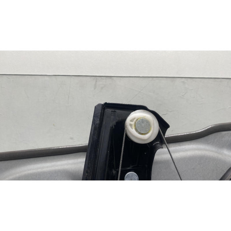 Leve vitre electrique avant gauche MERCEDES CLASSE B 245 Photo n°11