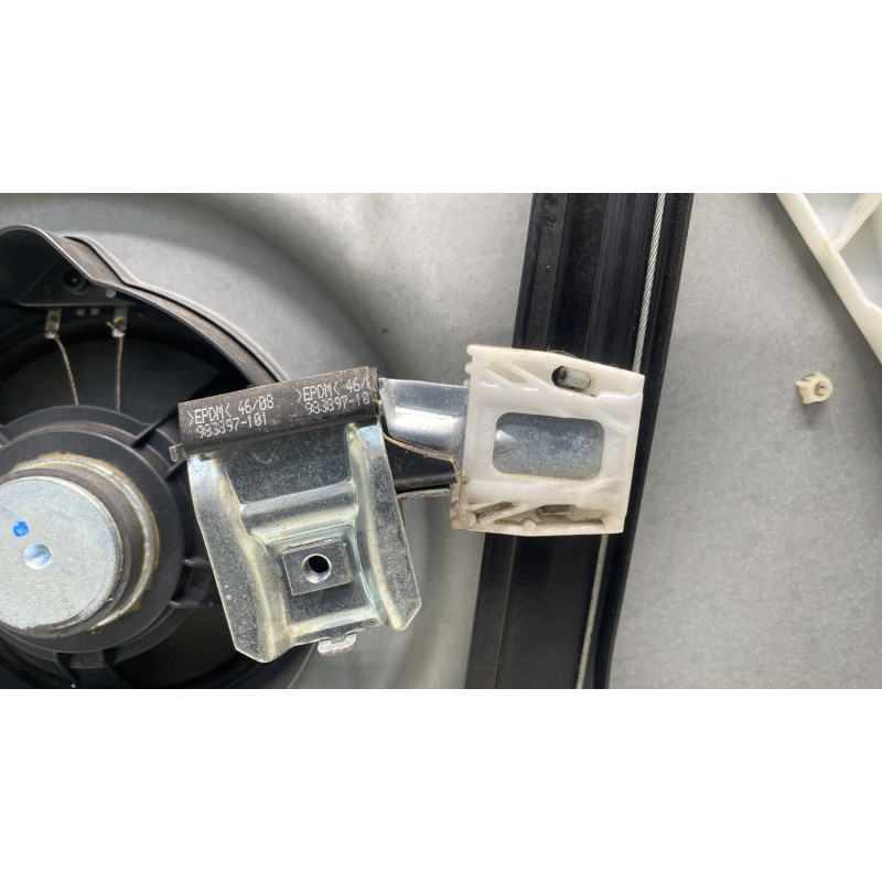 Leve vitre electrique avant gauche MERCEDES CLASSE B 245 Photo n°12