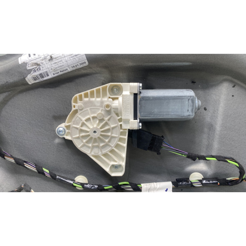 Leve vitre electrique avant droit MERCEDES CLASSE B 245 Photo n°2