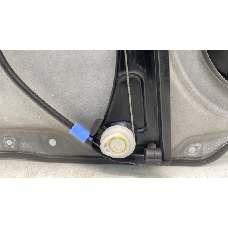 Leve vitre electrique avant droit MERCEDES CLASSE B 245 Photo n°8