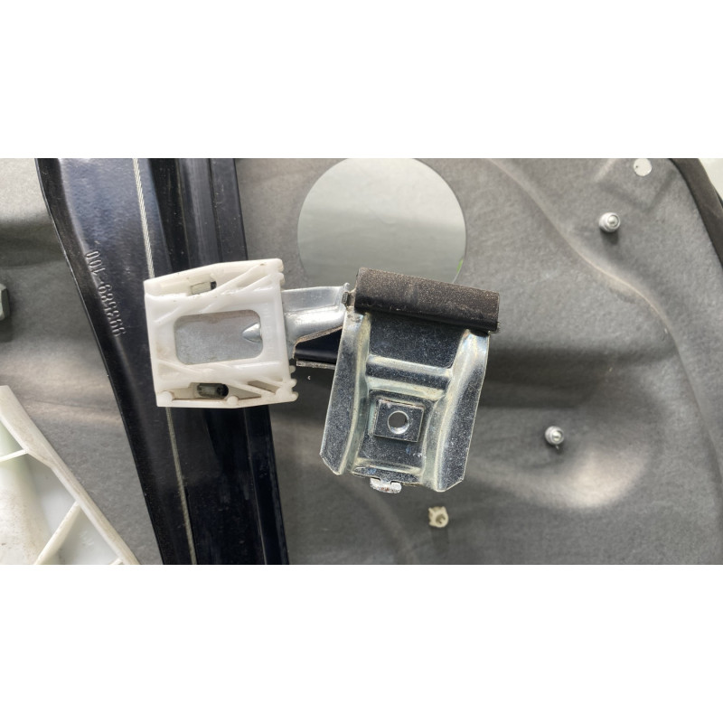 Leve vitre electrique avant droit MERCEDES CLASSE B 245 Photo n°13