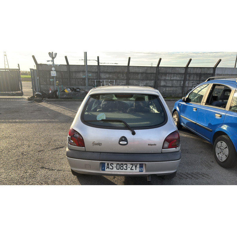 Poignee interieur avant droit FORD FIESTA 4 Photo n°8