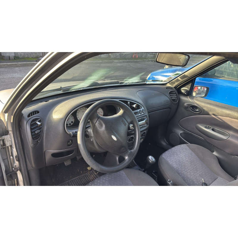 Poignee interieur avant droit FORD FIESTA 4 Photo n°15