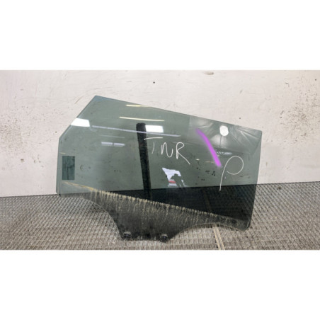 Vitre arriere droit PEUGEOT 5008 2 Photo n°1