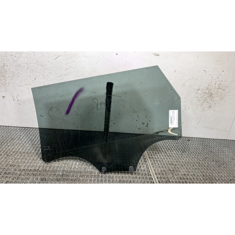 Vitre arriere droit PEUGEOT 5008 2 Photo n°4