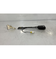 Attache ceinture avant droit PEUGEOT 5008 1
