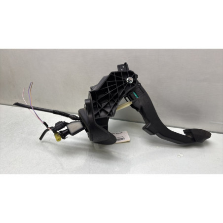 Pedale d'embrayage PEUGEOT 5008 2