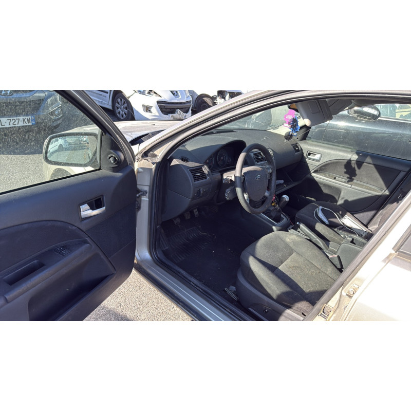 Feu arriere principal droit (feux) FORD MONDEO 2 Photo n°8