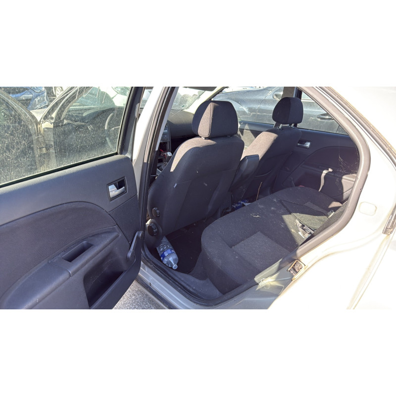 Feu arriere principal droit (feux) FORD MONDEO 2 Photo n°9