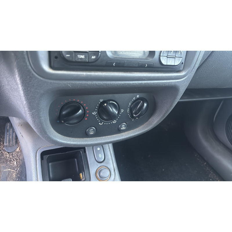 Interrupteur de leve vitre avant droit RENAULT CLIO 2 Photo n°20