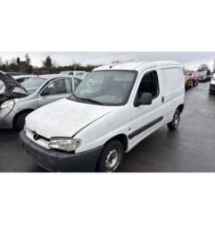 Vitre avant droit PEUGEOT PARTNER 1