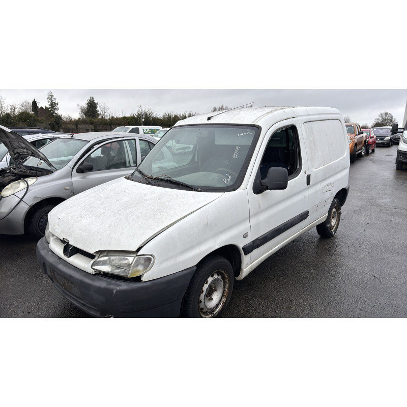 Vitre avant droit PEUGEOT PARTNER 1 Photo n°5