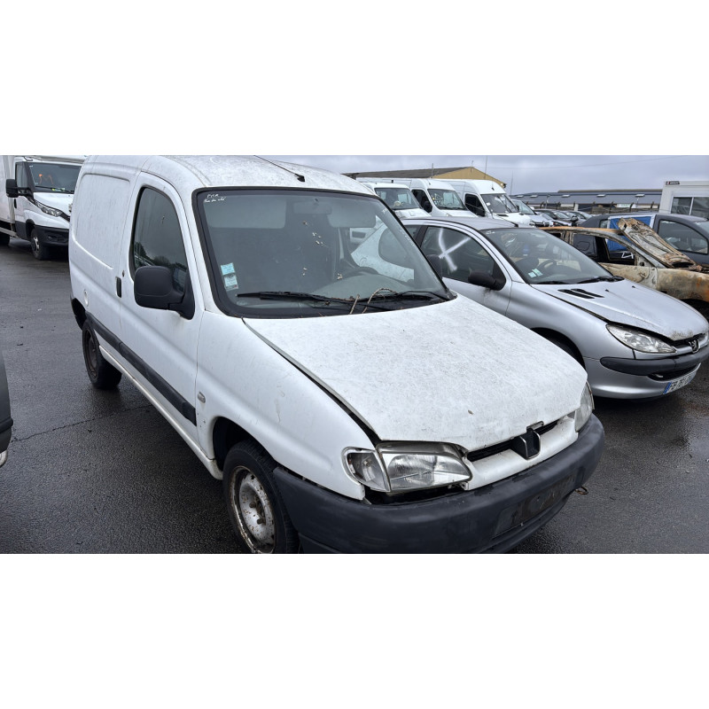 Vitre avant droit PEUGEOT PARTNER 1 Photo n°7