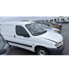 Vitre avant droit PEUGEOT PARTNER 1