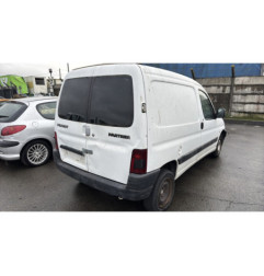 Vitre avant droit PEUGEOT PARTNER 1