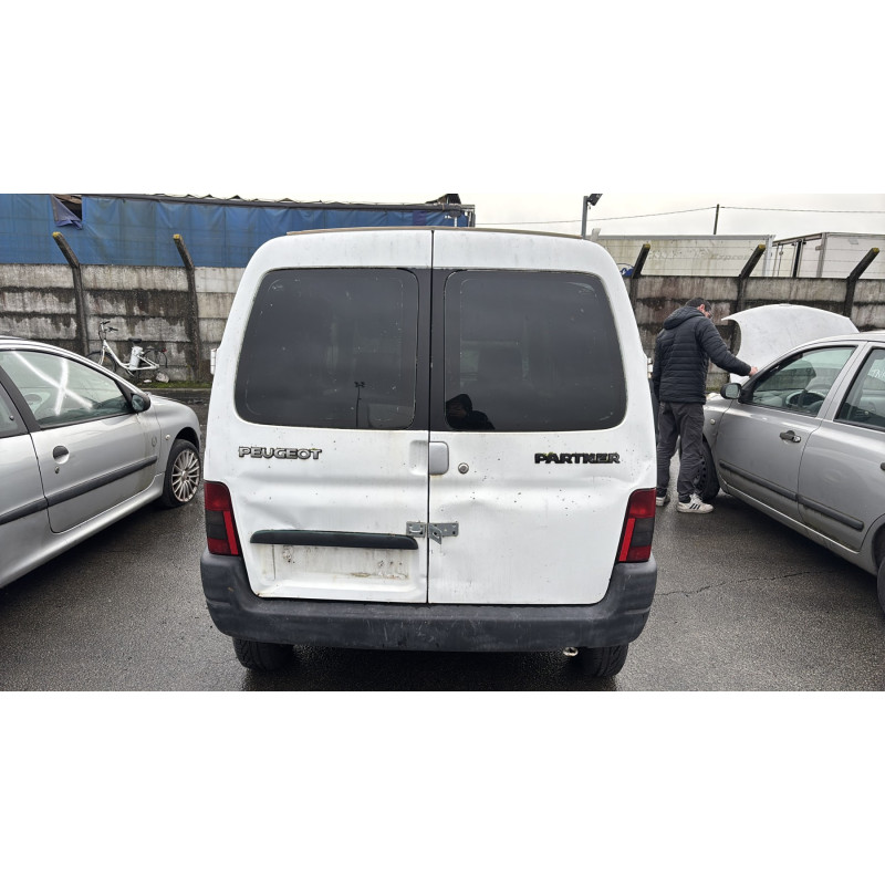 Vitre avant droit PEUGEOT PARTNER 1 Photo n°10
