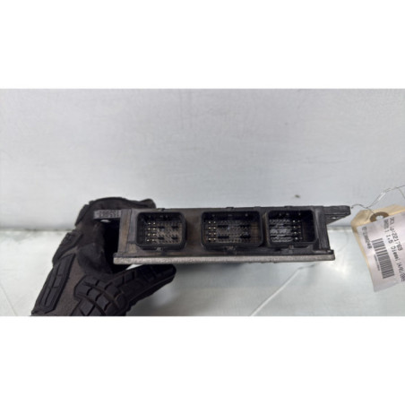 Calculateur moteur DACIA SANDERO 1