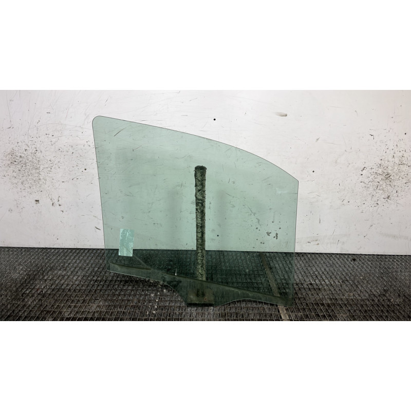Vitre avant gauche FORD TOURNEO CONNECT 2 Photo n°4