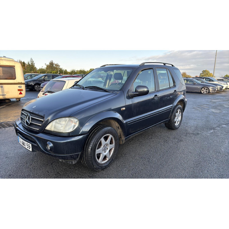 Aile avant droit MERCEDES CLASSE M 163 Photo n°15