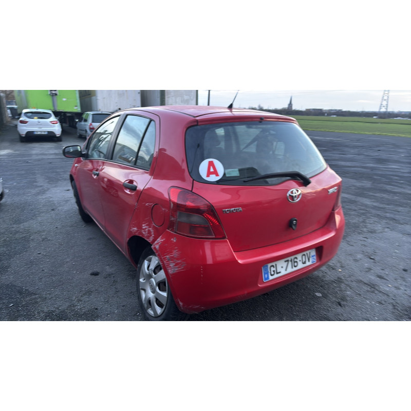 Pare choc avant TOYOTA YARIS 2 Photo n°10