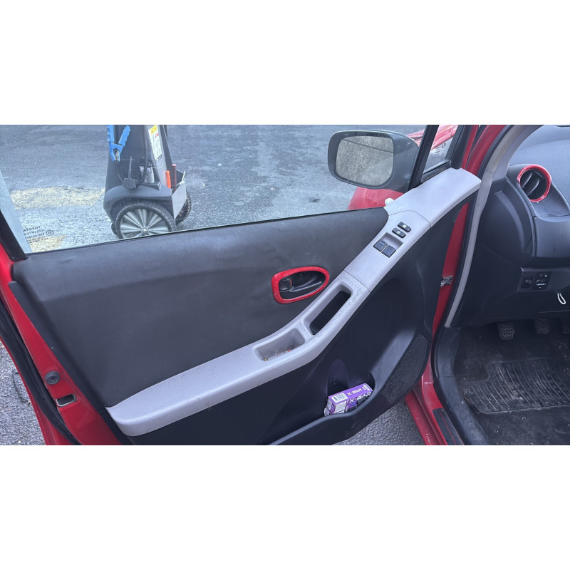 Pare choc avant TOYOTA YARIS 2 Photo n°15