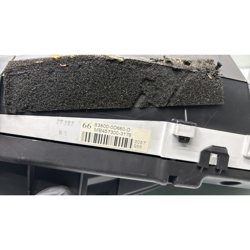 Compteur TOYOTA YARIS 2 Photo n°6