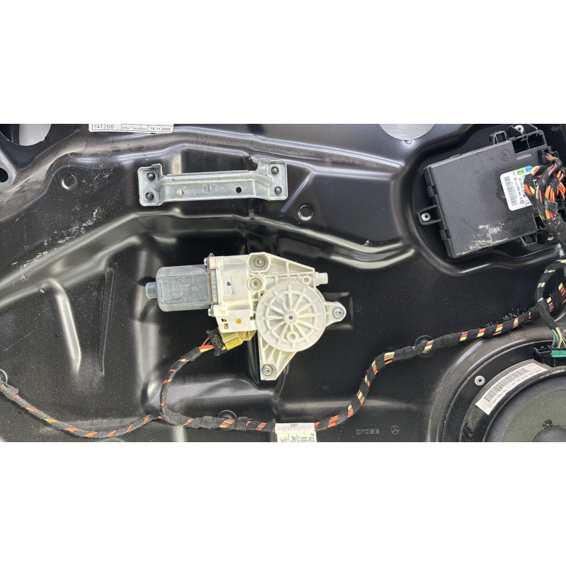 Leve vitre electrique avant gauche MERCEDES CLASSE R 251 Photo n°2