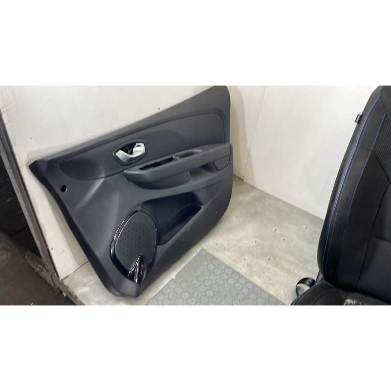 Interieur complet RENAULT CLIO 4 Photo n°8