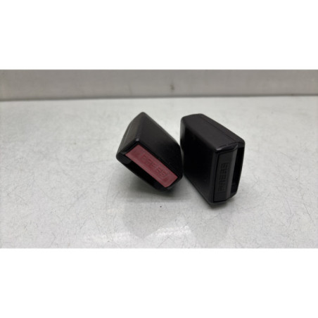 Attache ceinture arriere droit RENAULT SCENIC 2 Photo n°1