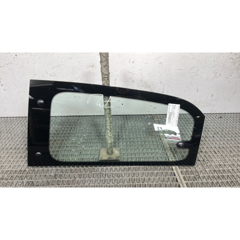Vitre arriere gauche RENAULT TWINGO 3 Photo n°1