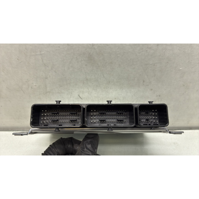 Calculateur moteur RENAULT TWINGO 3 Photo n°3