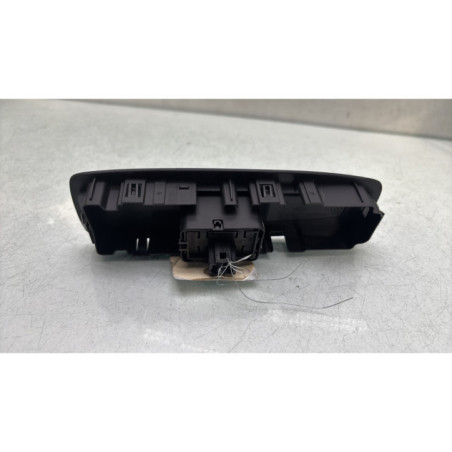 Interrupteur de leve vitre avant droit RENAULT MEGANE 4
