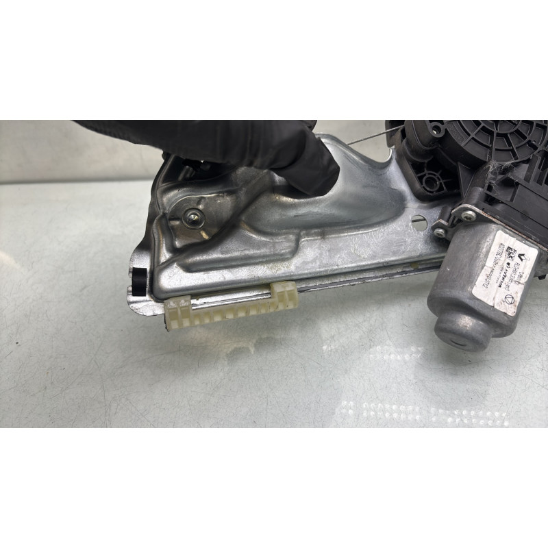 Leve vitre electrique arriere gauche RENAULT MEGANE 4 Photo n°4