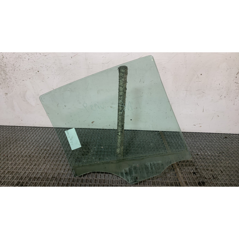 Vitre arriere gauche RENAULT CLIO 3 Photo n°4