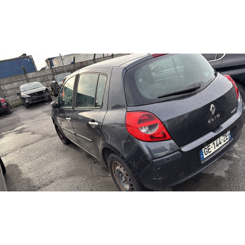 Vitre arriere gauche RENAULT CLIO 3 Photo n°11